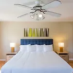 Posh 3Br In Bay Park By Sonder