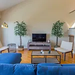 Posh 3Br In Bay Park By Sonder