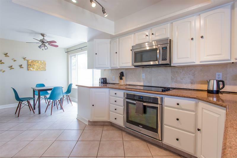 Posh 3br In Bay Park By Sonder *