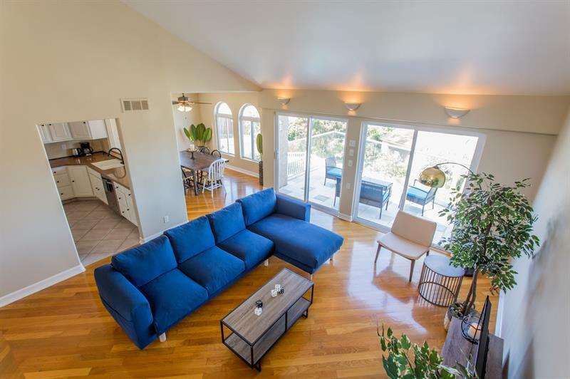 Posh 3br In Bay Park By Sonder